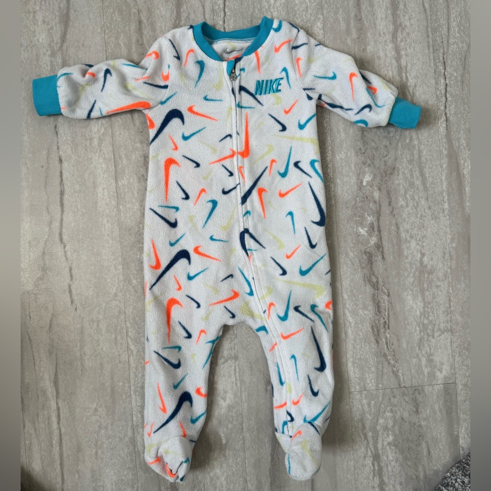 Nike fleece footie sleeper